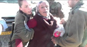 Zatčení Palestinky s jejím dítětem